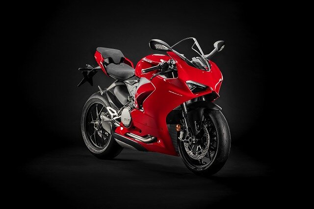 s-DUCATI_PANIGALE V2_STUDIO_04_UC101461_High.jpg